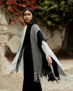 ESCALON SHAWL | GREY BLACK